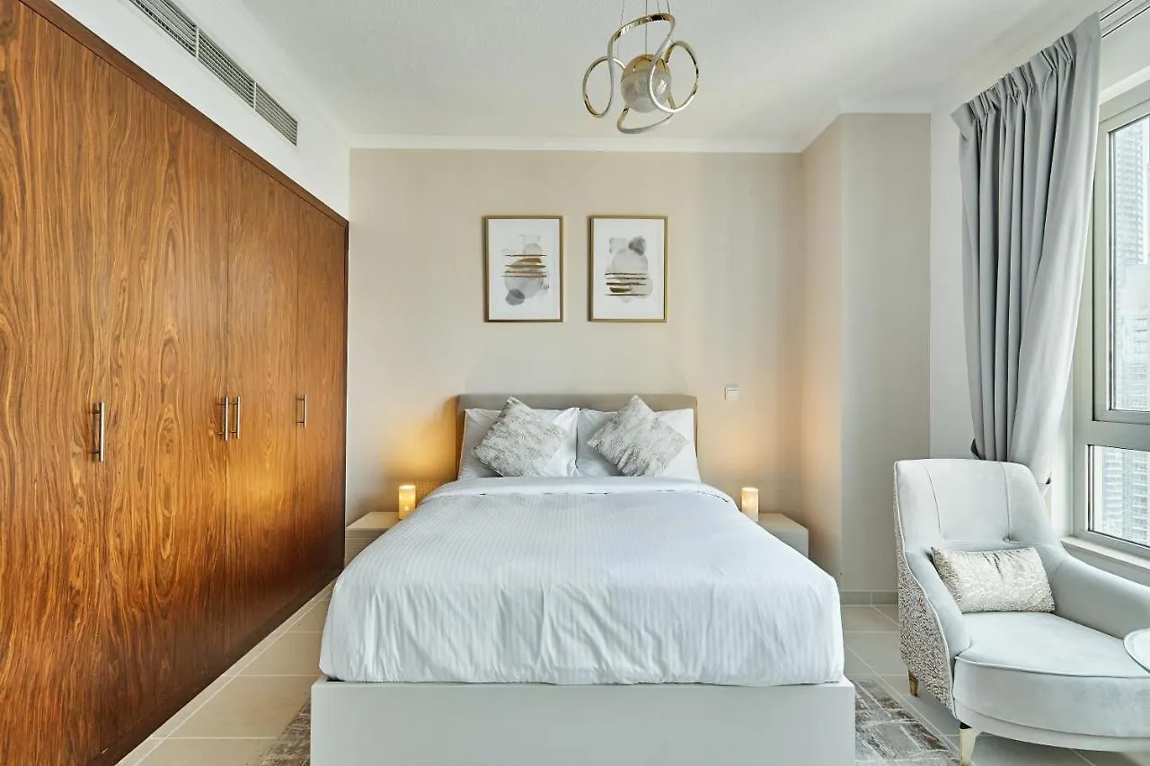 Burj Residences: Luxury Apartment with Burj Khalifa & Fountain Views Dubai