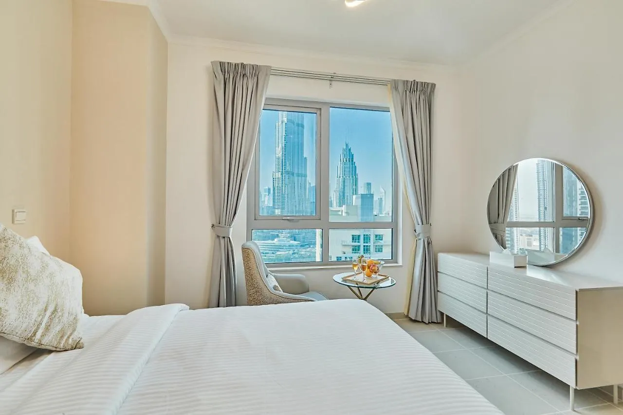 Burj Residences: Luxury Apartment with Burj Khalifa & Fountain Views Dubai
